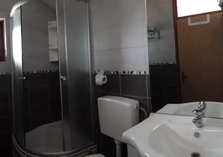 2 Peter's Апартаменты Пировац