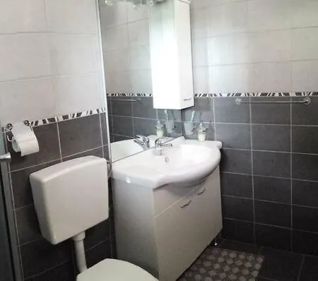 Апартаменты 2 Peter's Пировац