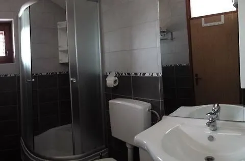 2 Peter's Appartamento Pirovac