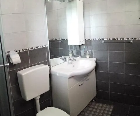 Appartamento 2 Peter's Pirovac